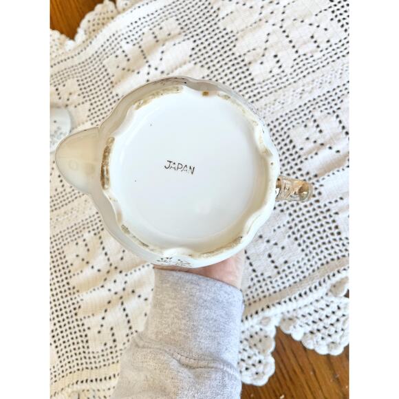 Japanese Pink and Blue Floral Tea Pot with Gold Trim Details - Picture 5 of 6